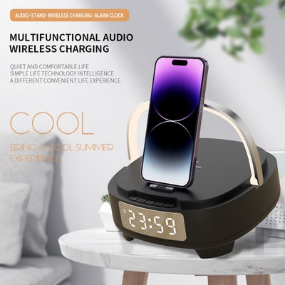 Schnelle Stereo-Bluetooth-Lautsprecher Qi-Ladegerät Uhr 3000mAh Akku